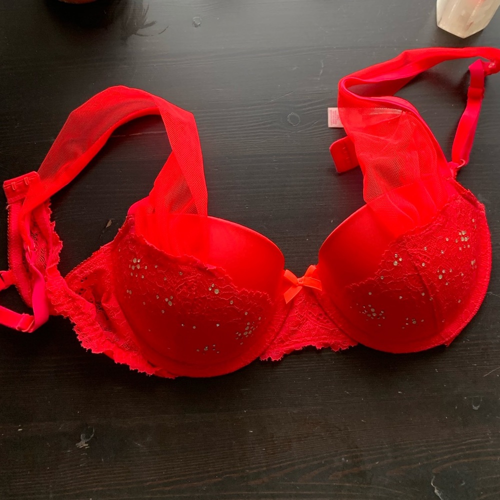 VS Red Lace Bra